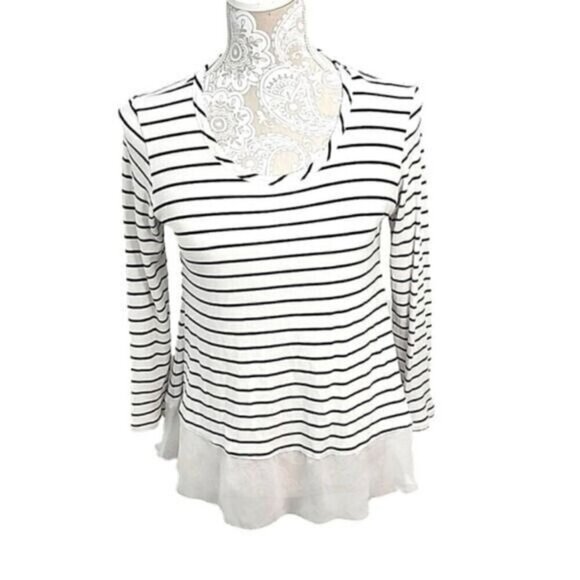 Cha cha vente lightweight 3/4 sleeve top with sheer hem, Medium - Picture 1 of 5